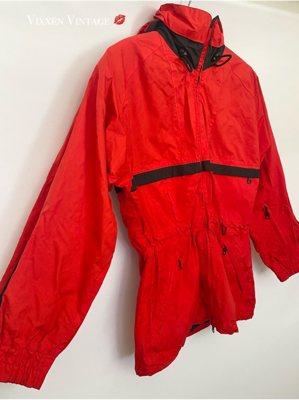 VINTAGE 1990’S BLACKBEAR WET WEATHER HOODED JACKET IN RED